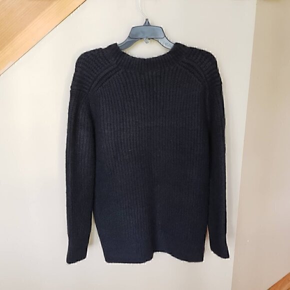 NWT Calvin Klein Relaxed Fit V-Neck Black Sweater -Merino Wool & Cozy! - Picture 8 of 11